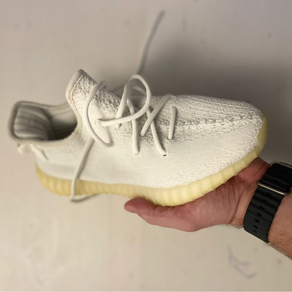 AUTHENTIC ADIDAS YEEZY BOOST.